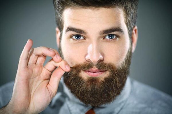 WHY SWITCHING TO NATURAL BEARD OIL IS THE BEST THING YOU CAN DO FOR YOUR FACIAL HAIR